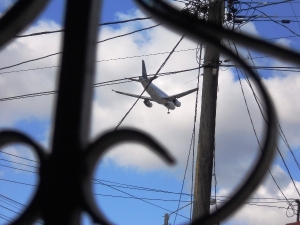 Aviones aterrizando cerca de la colonia Santa Fe de Guatemala